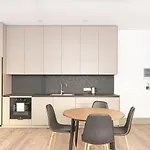 New&Spacious Central Station Apartment