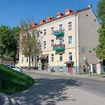 New&Spacious Central Station Apartment