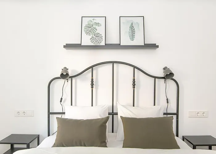 New&Spacious Central Station Apartment